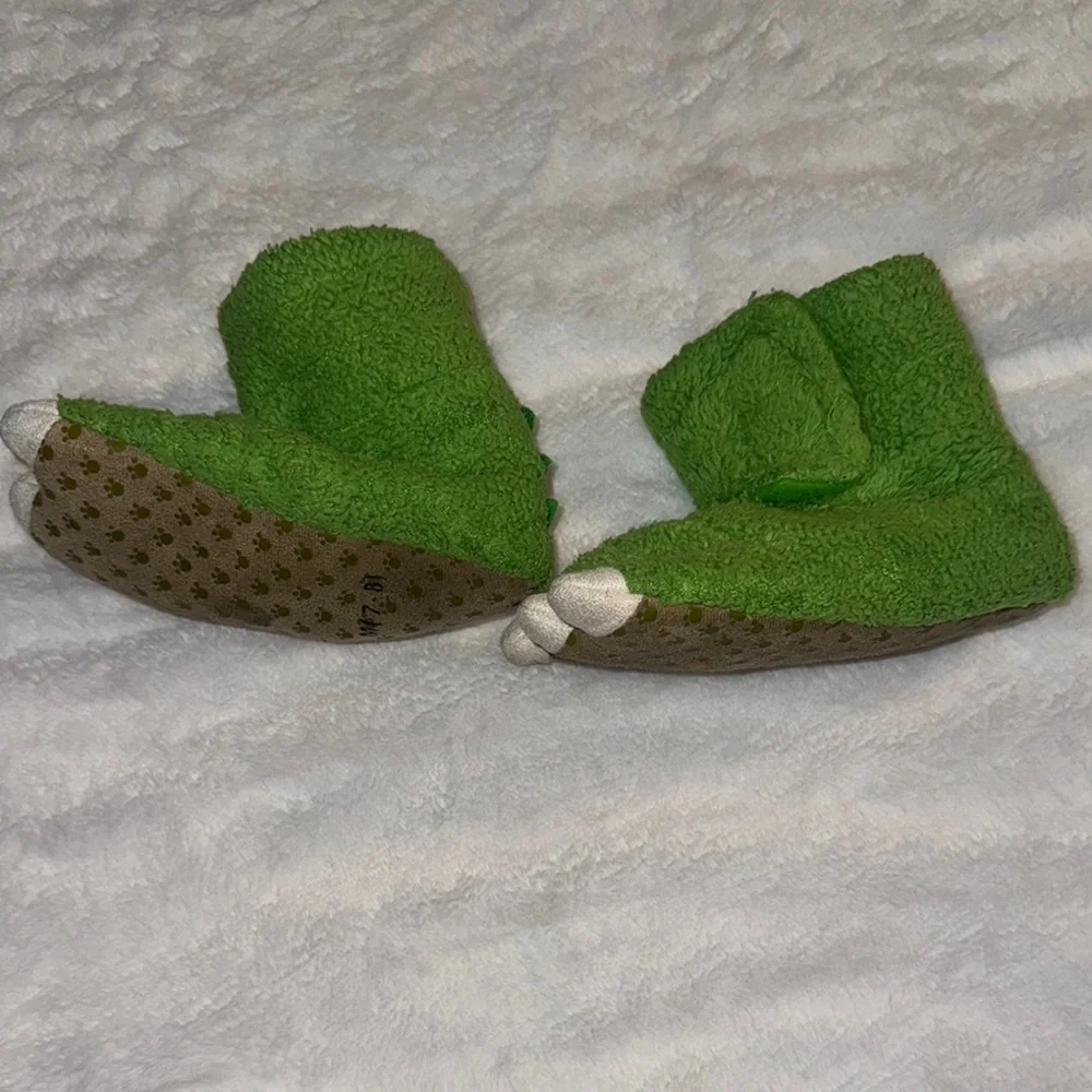 Green and White Plush Slippers M 7/8